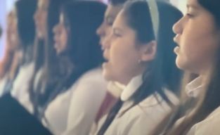 VOCES QUE UNEN Y TRANSFORMAN LA COMUNIDAD