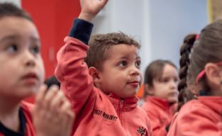 RECONSTRUYENDO EL APRENDIZAJE EN LA ESCUELA DE LIRQUÉN