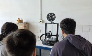 FORJANDO EL MAÑANA TECNOLOGÍA Y DISEÑO EN EL AULA