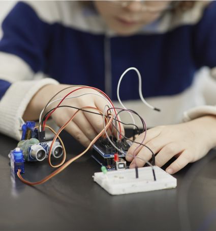 CELEBRA EL DÍA DE LA EDUCACIÓN TÉCNICO PROFESIONAL CON DONACIONES X2